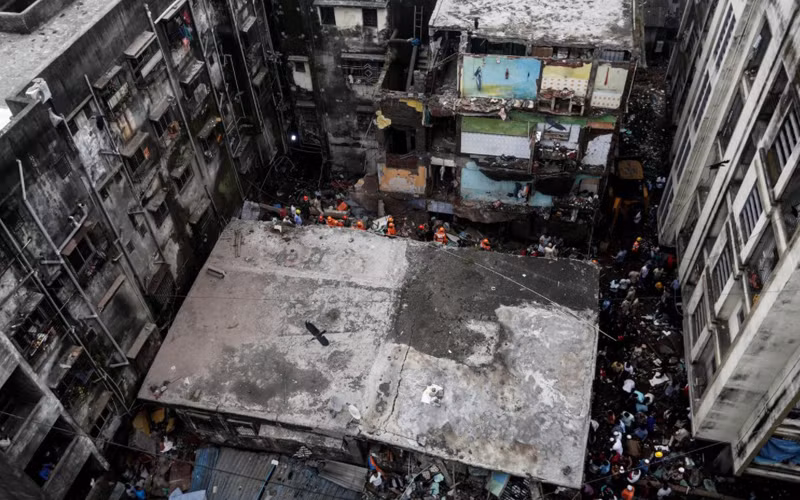 Sập chung cư ba tầng tại Ấn Độ, hàng chục người thương vong -0