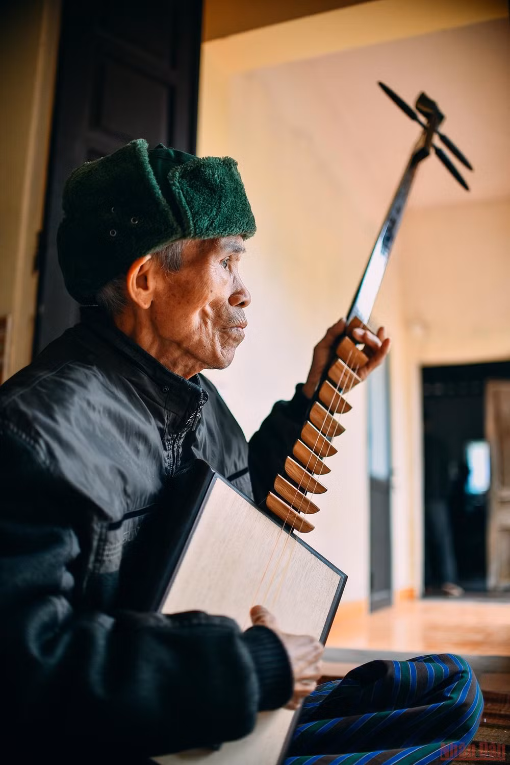 Thăng trầm nghề “rỗng ruột” -0