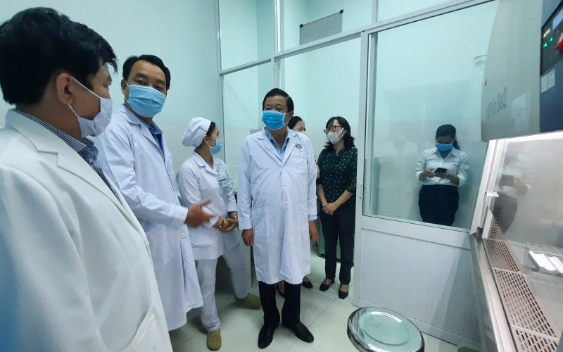 Hệ thống máy xét nghiệm có thể thực hiện mỗi ngày 400 mẫu. 