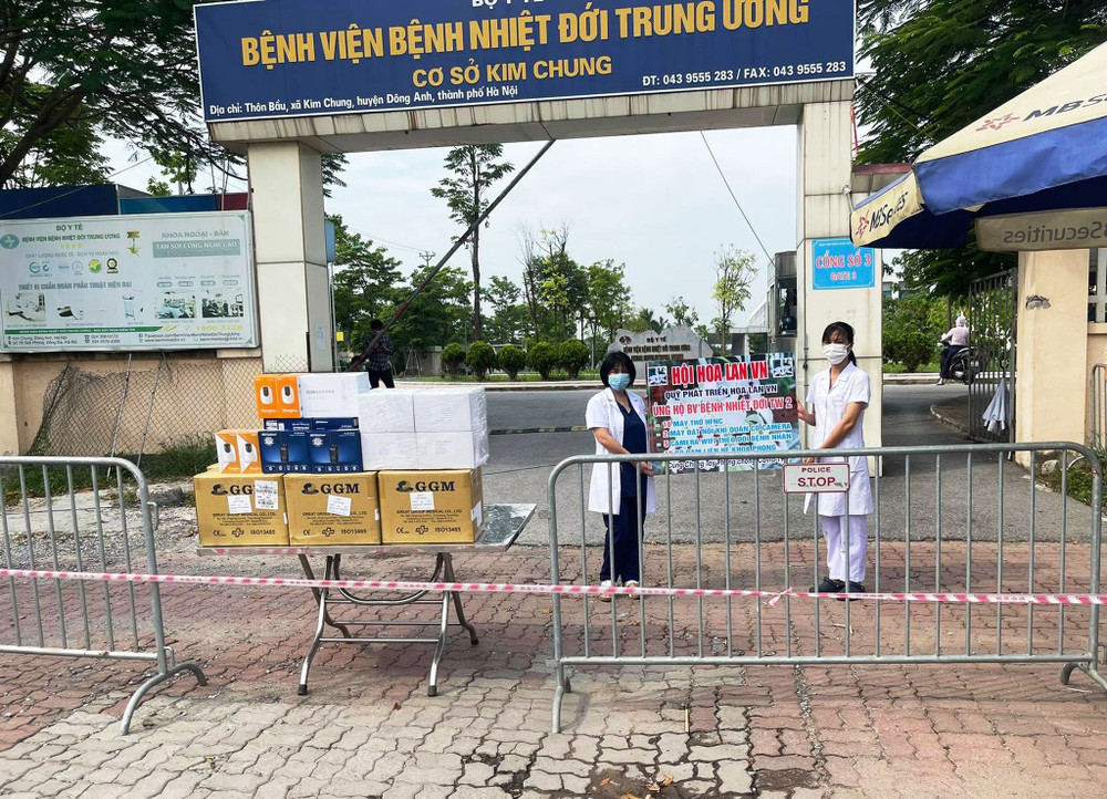 BV Bệnh nhiệt đới Trung ương tiếp nhận thêm 10 máy thở điều trị bệnh nhân Covid-19 ảnh 1 BV Bệnh nhiệt đới Trung ương tiếp nhận thêm 10 máy thở điều trị bệnh nhân Covid-19 -0
