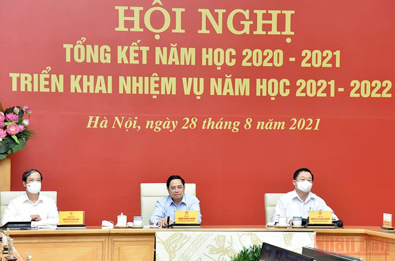 (Ảnh: TRẦN HẢI) Tiếp tục đổi mới giáo dục căn bản ở tất cả các cấp học; thu hút các nguồn lực xã hội đầu tư cho giáo dục -0