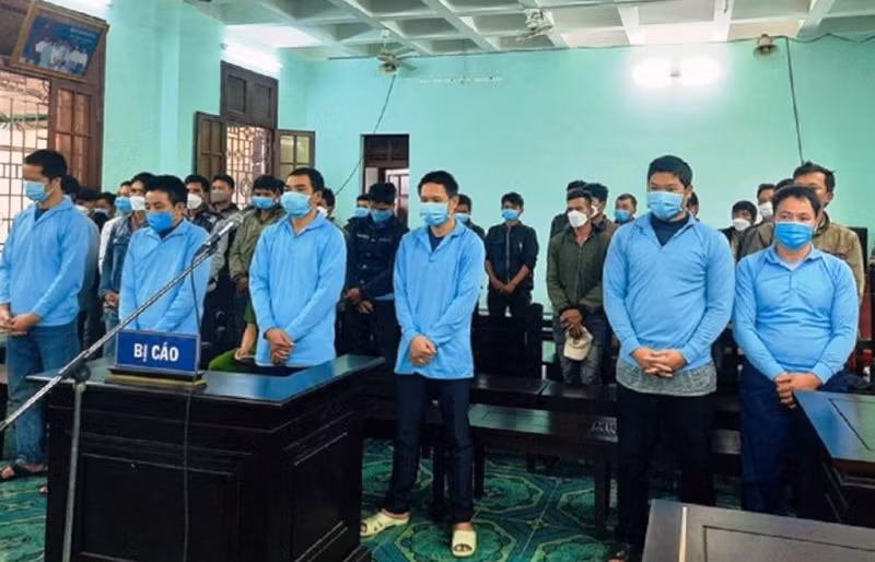 Các bị cáo tại phiên tòa.