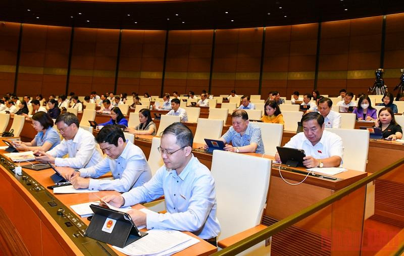 Các đại biểu Quốc hội tham dự phiên họp tại hội trường sáng 3/6. (Ảnh: KHOA NGUYÊN) Thúc đẩy quản lý, sử dụng tần số vô tuyến điện hiệu quả -0