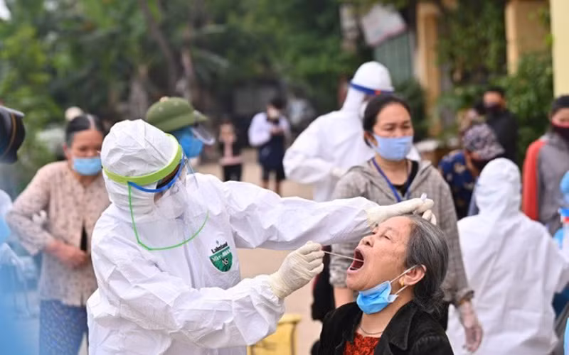 Hà Nội tổ chức xét nghiệm SARS-CoV-2 cho người dân.