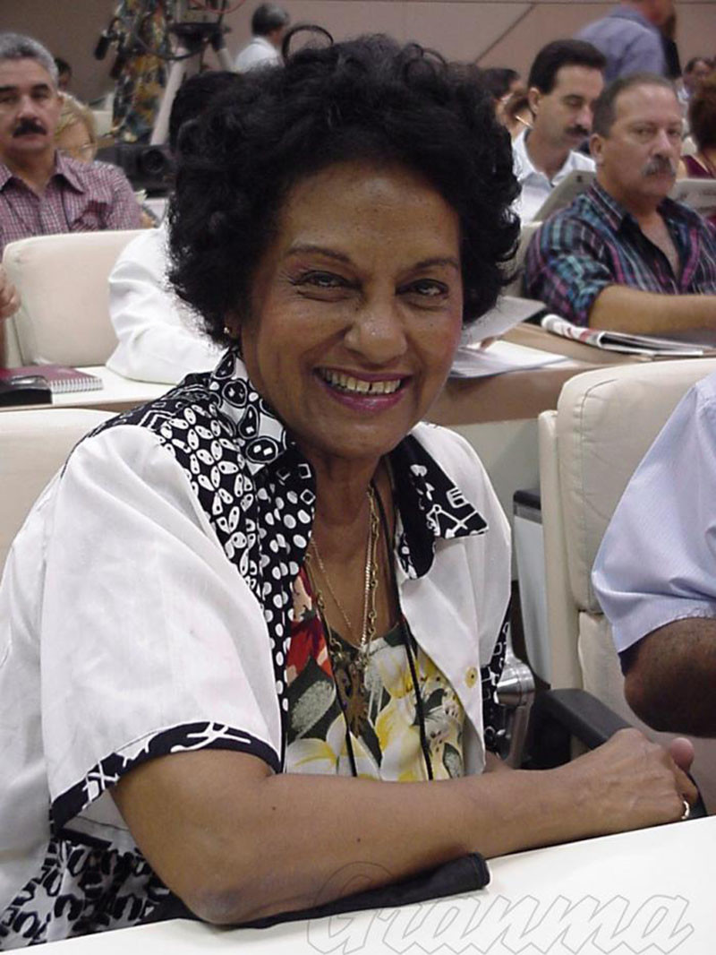 Marta Rojas dự Phiên họp toàn thể lần thứ III Ủy ban Quốc gia Hội Nhà báo Cuba UPEC, tháng 7/2000. (Ảnh: Juvenal Balán) Marta Rojas ra đi, để lại sự nghiệp báo chí vẻ vang suốt cuộc đời -0