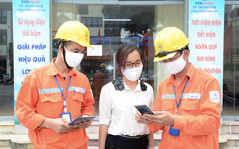 Người dân được giảm giá điện lần thứ tư.