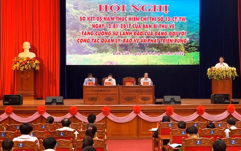 Bí thư Tỉnh ủy Đắk Lắk Nguyễn Đình Trung phát biểu chỉ đạo tại Hội nghị.
