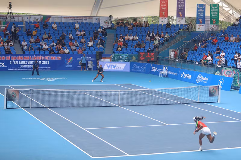 Quang cảnh trận tứ kết nội dung đơn nữ.