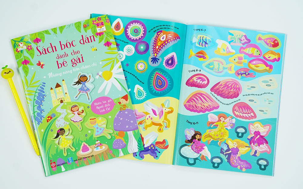 Bộ sách bóc dán dành cho bé gái. (Ảnh: Đinh Tị Books)