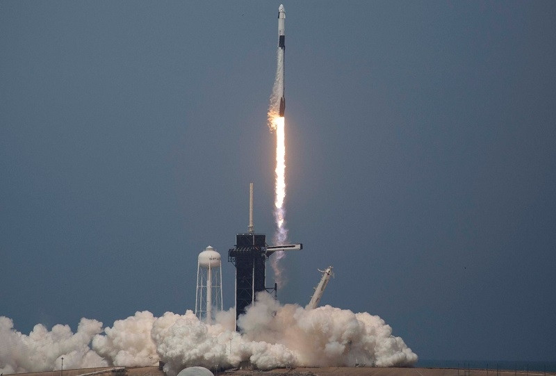 SpaceX đã phóng thành công tên lửa đẩy Falcon 9 đưa tàu chở người từ Trung tâm vũ trụ Kennedy lên Trạm vũ trụ quốc tế. Ảnh: Reuters.