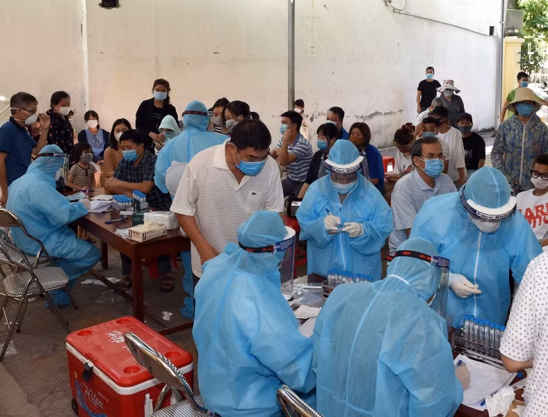 Tiến hành test nhanh toàn bộ TP Vinh.