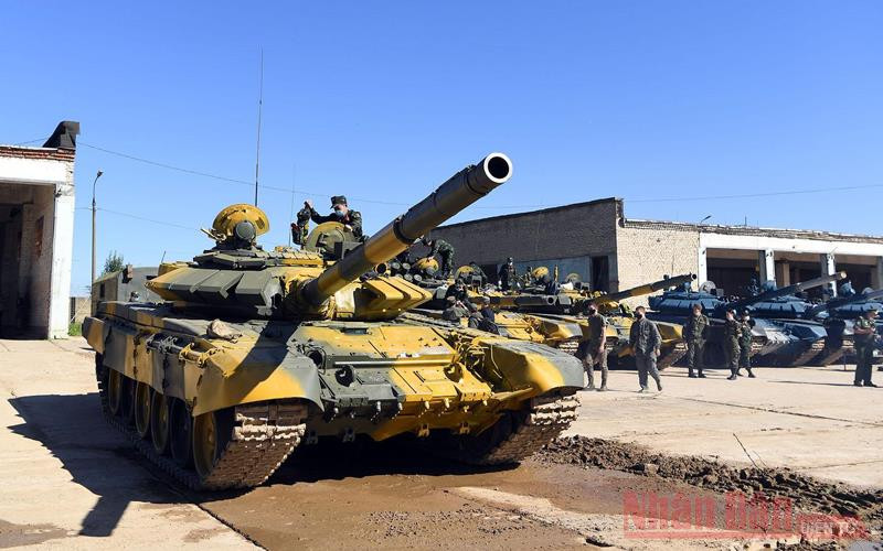 Xe thi đấu của đội tuyển Việt Nam màu vàng. Army Games 2020: Đội tuyển xe tăng Việt Nam sẵn sàng xung trận -0