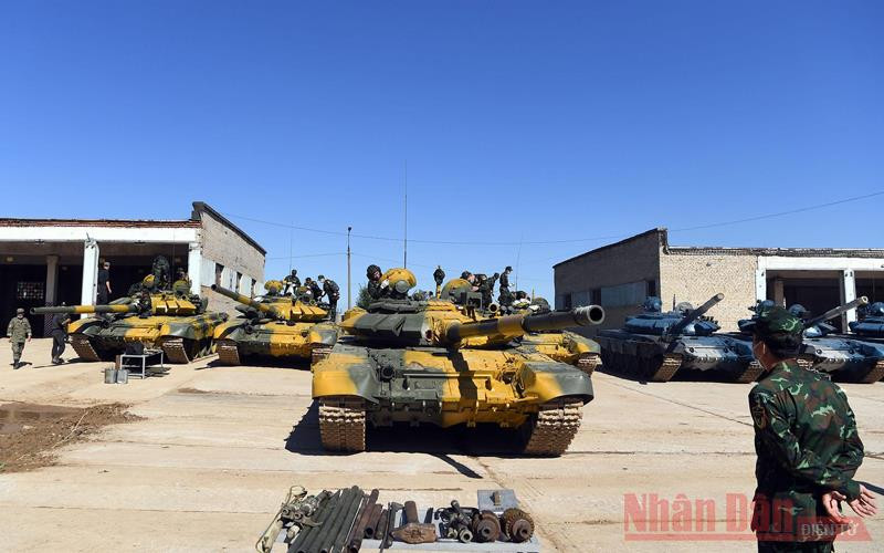 Ban tổ chức bàn giao xe tăng T-72B3 cho các đội tuyển. Army Games 2020: Đội tuyển xe tăng Việt Nam sẵn sàng xung trận -0