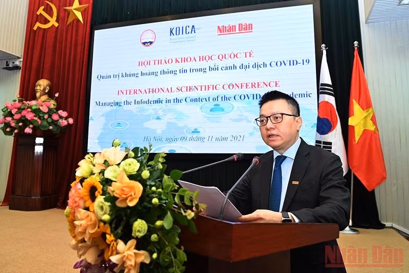 Quản trị khủng hoảng thông tin trong bối cảnh đại dịch Covid-19 -0