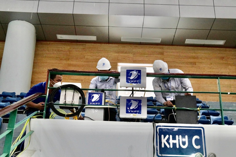 VNPT tăng số trạm phát sóng 4G xung quang khu vực bệnh viện dã chiến Đà Nẵng. Hoàn thành lắp đặt hạ tầng CNTT cho bệnh viện dã chiến Đà Nẵng -0