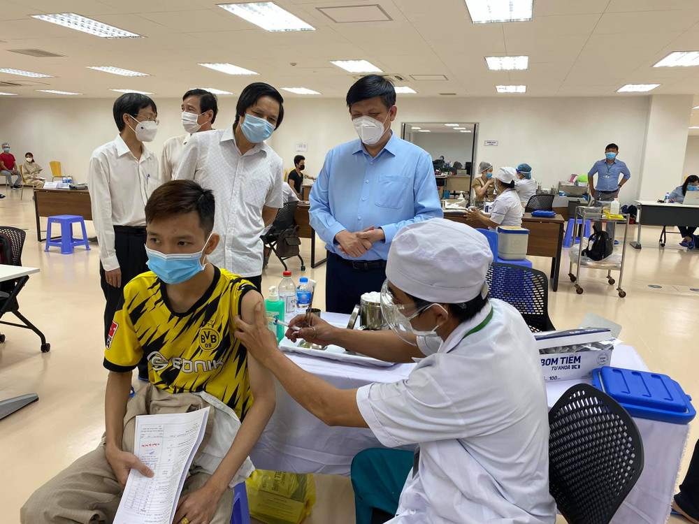 Chiến dịch tiêm chủng quy mô lớn nhất từ trước đến nay tại TP Hồ Chí Minh được tổ chức thành công. Việt Nam đã vượt mốc 20 nghìn ca Covid-19 -0