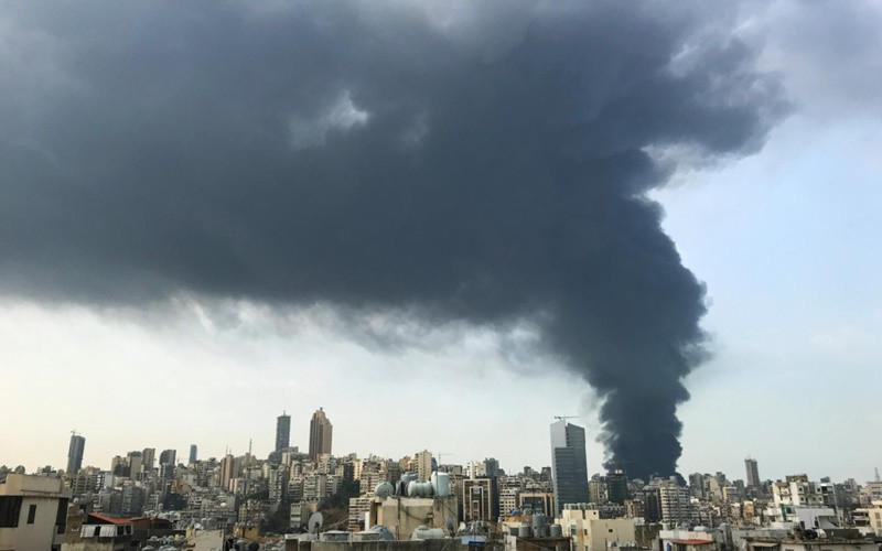 (Ảnh: Reuters) Lại cháy lớn tại cảng Beirut -0