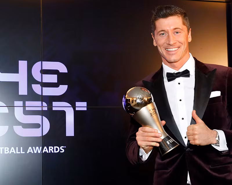 Lewandowski đoạt FIFA The Best 2020. (Ảnh: Getty)