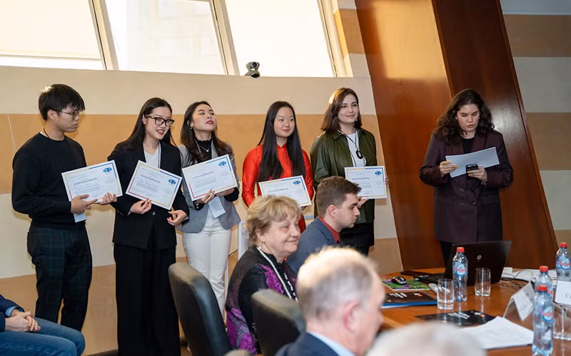 Cuộc thi thu hút đông đảo sinh viên tham gia. 