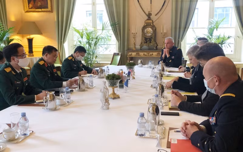 Hội đàm giữa Thượng tướng Hoàng Xuân Chiến, Thứ trưởng Quốc phòng và Quốc vụ khanh phụ trách về Ký ức và Cựu chiến binh Pháp Geneviève Darrieussecq.