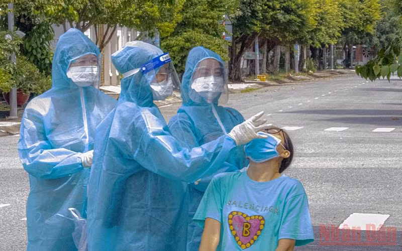 Kiên Giang tiếp tục lấy mẫu xét nghiệm sàng lọc trong cộng đồng.