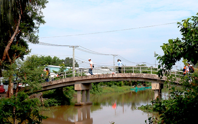 Đường vào một vườn cây ăn trái ở Vĩnh Hòa Hưng Nam. Đến với xứ Gò Quao -0