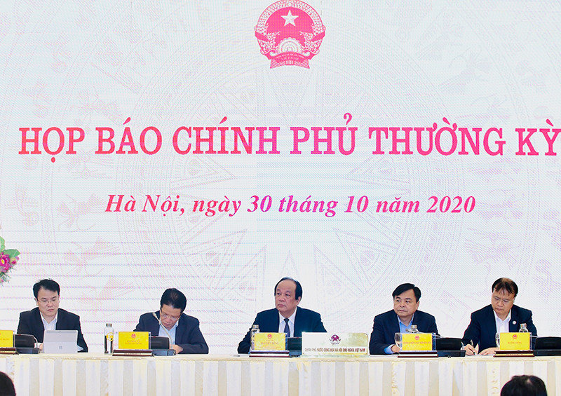 Bộ trưởng, Chủ nhiệm VPCP Mai Tiến Dũng chủ trì họp báo. Ảnh: VGP/Nhật Bắc