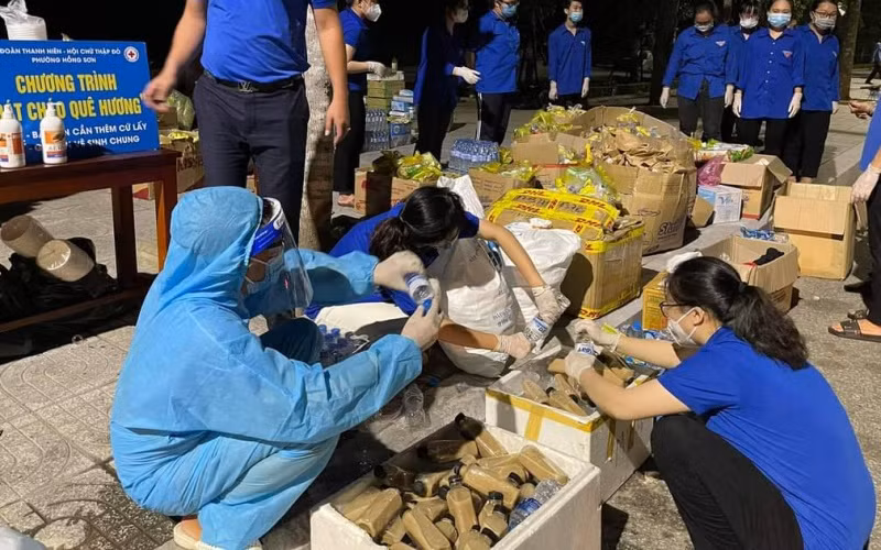 Nghệ An đón và trung chuyển hơn 600 người từ vùng dịch về quê -0