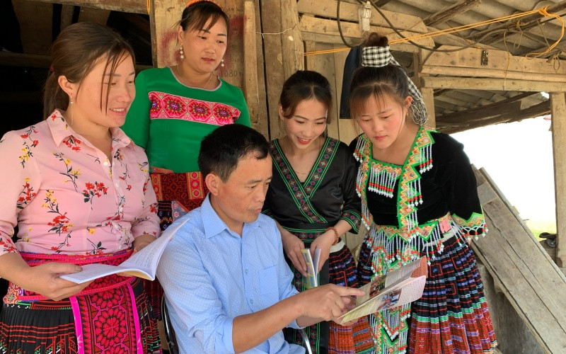 Công tác tuyên truyền về ngày bầu cử được các xã vùng khó của Lai Châu thực hiện khá linh hoạt và phù hợp. 1_12-1621400874761.jpg