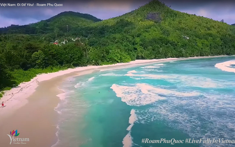Hình ảnh cắt từ clip "Việt Nam: Đi Để Yêu!- Roam Phu Quoc".