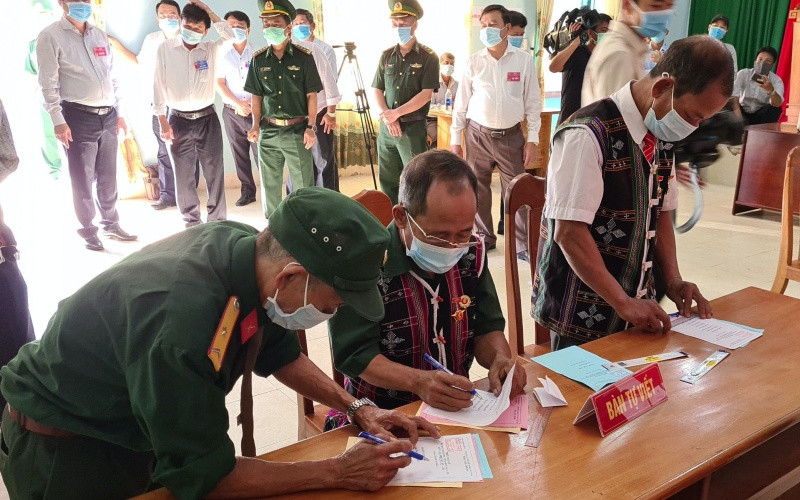Hơn 4.850 cử tri vùng biên giới Quảng Nam đi bầu cử sớm ảnh 1 A_3-1621140210349.jpg