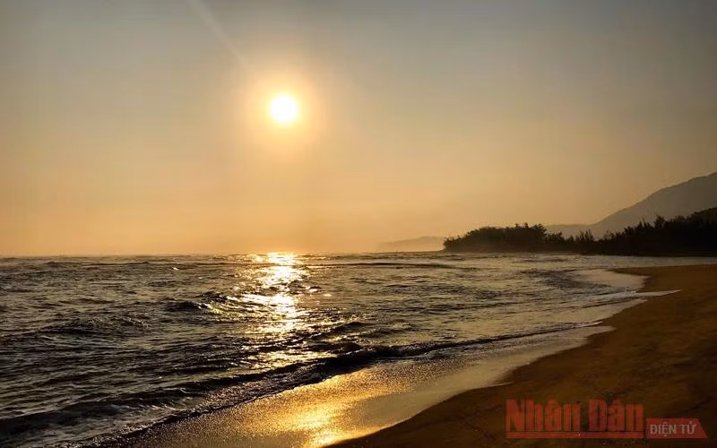 Lênh đênh đầm phá Cầu Hai, cửa biển Tư Hiền -0