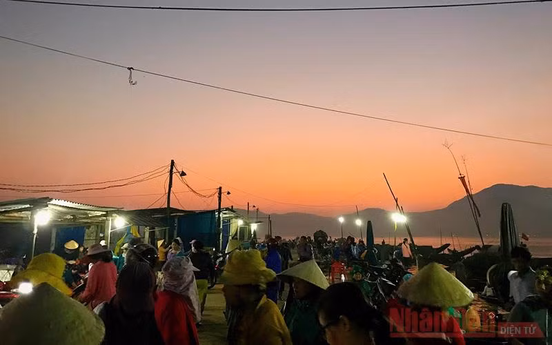 Lênh đênh đầm phá Cầu Hai, cửa biển Tư Hiền -0