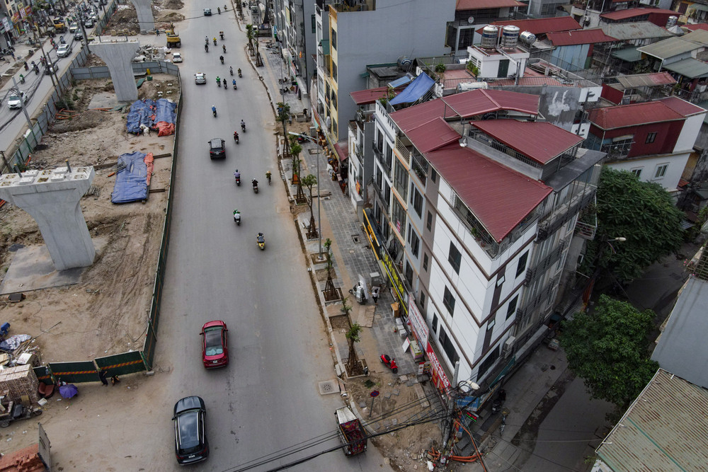 Căn nhà hình tam giác ở đầu ngõ Hòa Bình 7 cũng là một căn nhà đủ điều kiện xây dựng trên phần đất còn lại. Nhà siêu mỏng trên đường vành đai 2 -0