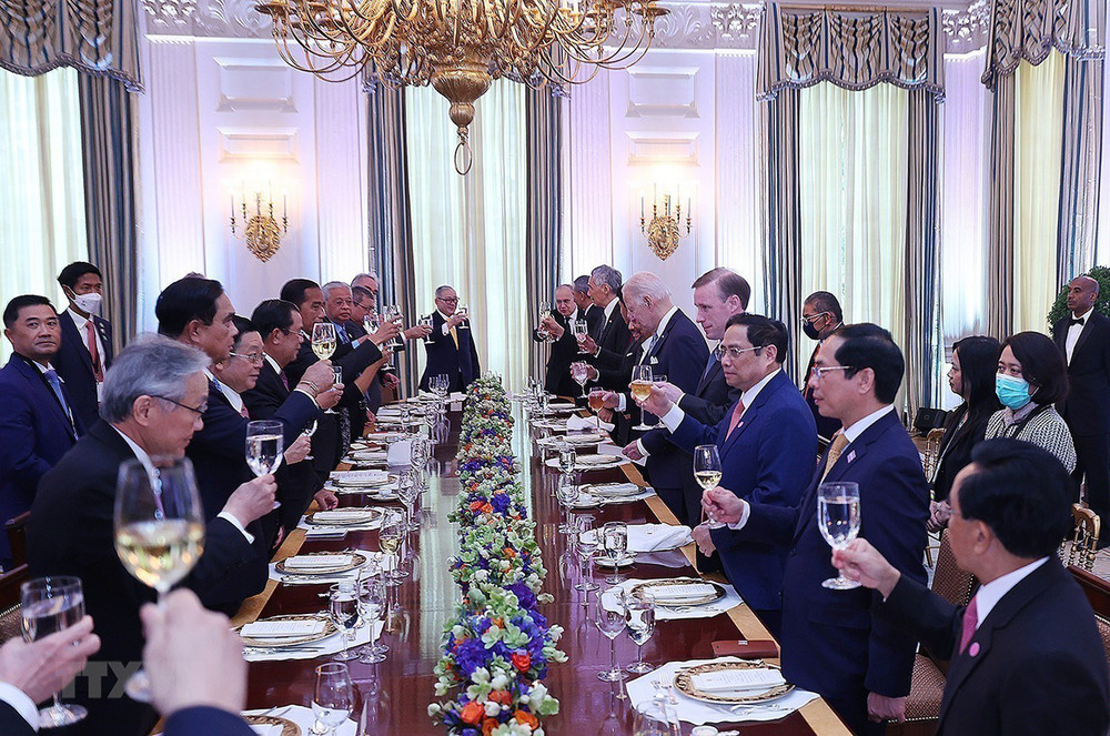 Thủ tướng Phạm Minh Chính và các lãnh đạo ASEAN dự chiêu đãi của Tổng thống Hợp chúng quốc Hoa Kỳ Joseph Robinette Biden Jr. Thủ tướng Phạm Minh Chính dự chiêu đãi của Tổng thống Hoa Kỳ Joe Biden -3