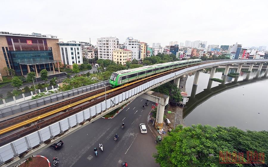 Tuyến đường sắt đô thị Cát Linh-Hà Đông được đưa vào vận hành chính thức. (Ảnh: DUY LINH) 10 sự kiện tiêu biểu của Thủ đô Hà Nội năm 2021 -0