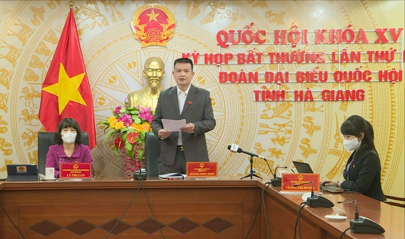 Đại biểu Hoàng Ngọc Định phát biểu thảo luận từ điểm cầu Hà Giang. (Ảnh: quochoi.vn) Cần cơ chế đặc thù bảo đảm hoàn thành cao tốc bắc-nam phía đông đúng tiến độ -0
