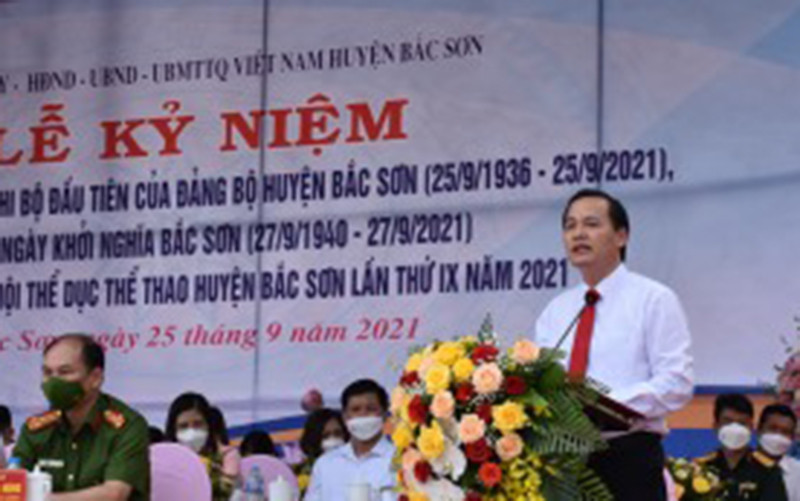 Trưởng ban Tuyên giáo Tỉnh ủy Lạng Sơn Phùng Quang Hội phát biểu tại buổi lễ kỷ niệm.