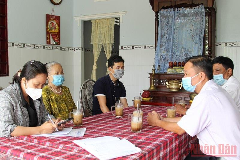 Nhờ đi lao động nước ngoài, gia đình bà Phạm Kim Anh khấm khá hẳn lên và thoát nghèo bền vững. (Ảnh: BÁ DŨNG) 