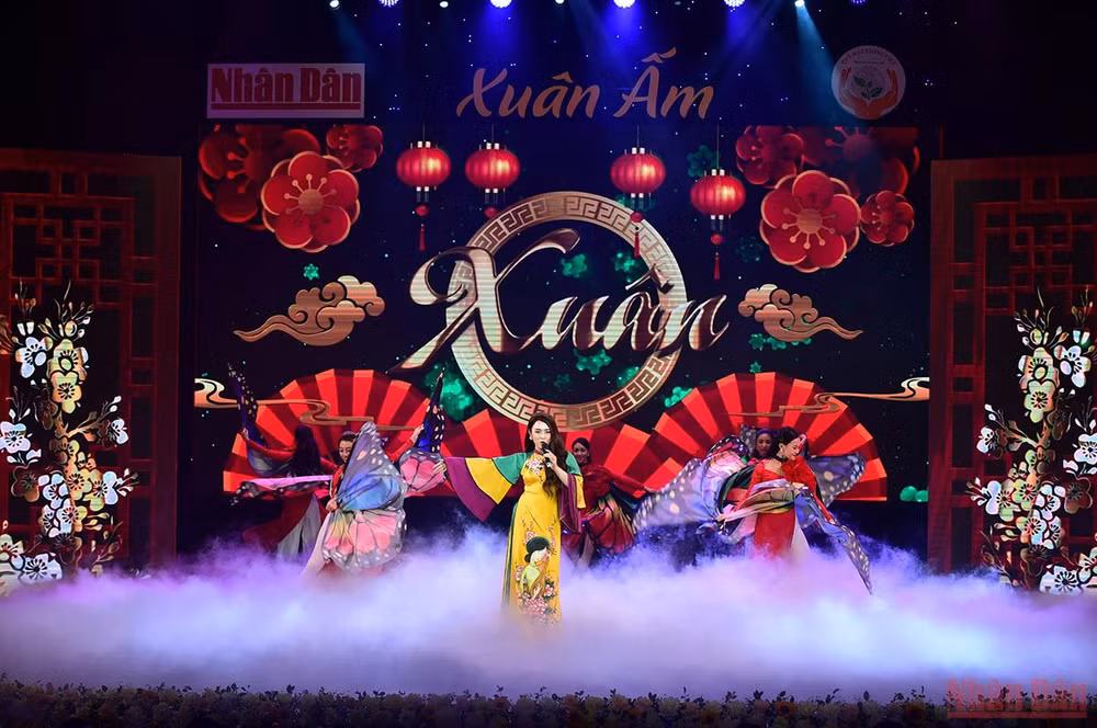 Báo Nhân Dân mang “Xuân ấm” về với người nghèo -0