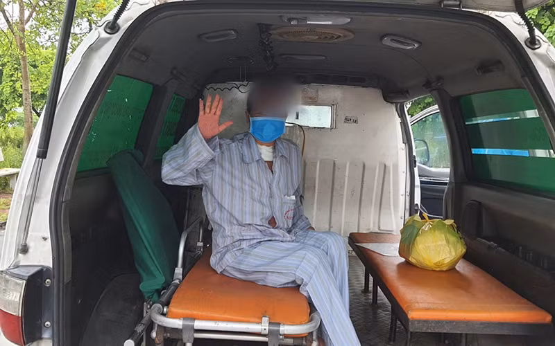 Chị Vi Thị Ng. (35 tuổi, trú tại Con Cuông, Nghệ An) đã hồi sinh lần nữa sau 51 ngày nằm viện.