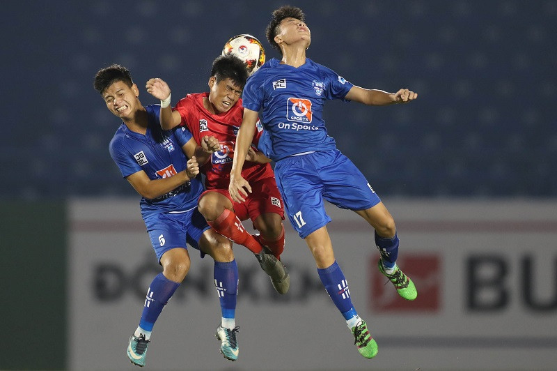 PVF (áo đỏ) giành ngôi vô địch. Vòng chung kết Giải bóng đá U15 quốc gia - Next Media 2020: PVF vô địch xứng đáng -0