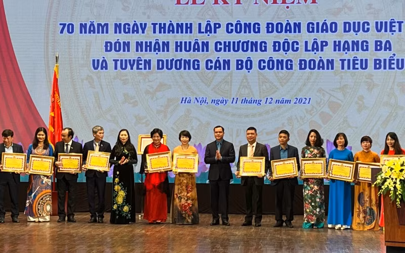 70 năm dấu ấn Công đoàn Giáo dục Việt Nam -0