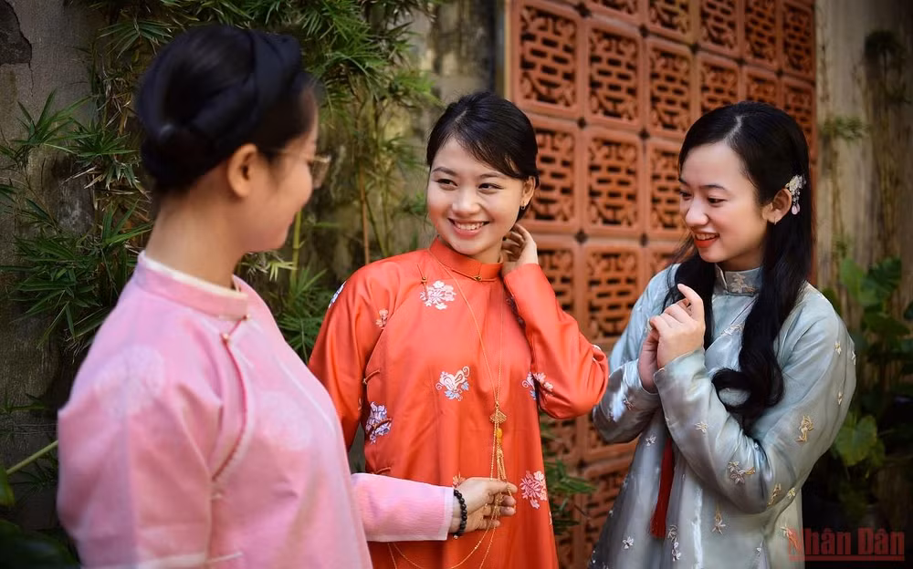 Áo ngũ thân trong đời sống giới trẻ -0
