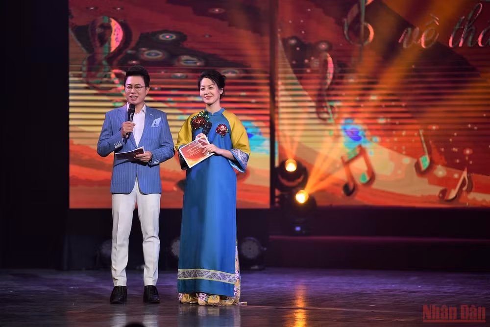 “Sáng tác ca khúc về thầy cô và mái trường” đưa công chúng về với ký ức tuổi học trò -0