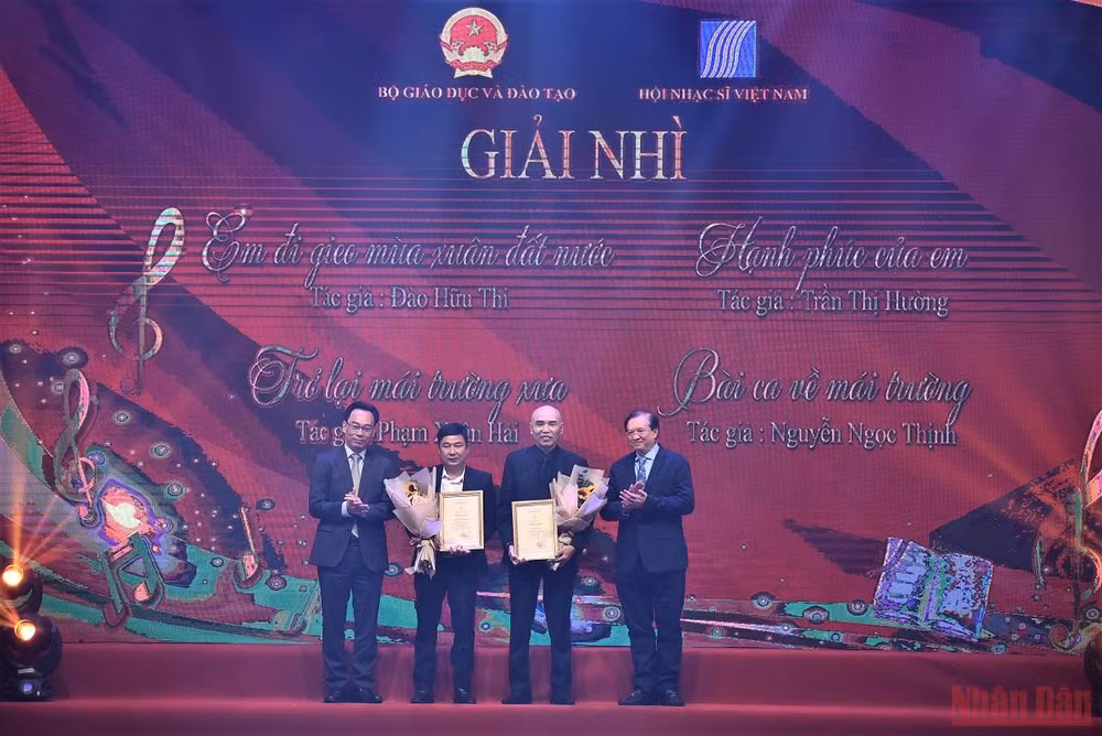 “Sáng tác ca khúc về thầy cô và mái trường” đưa công chúng về với ký ức tuổi học trò -0