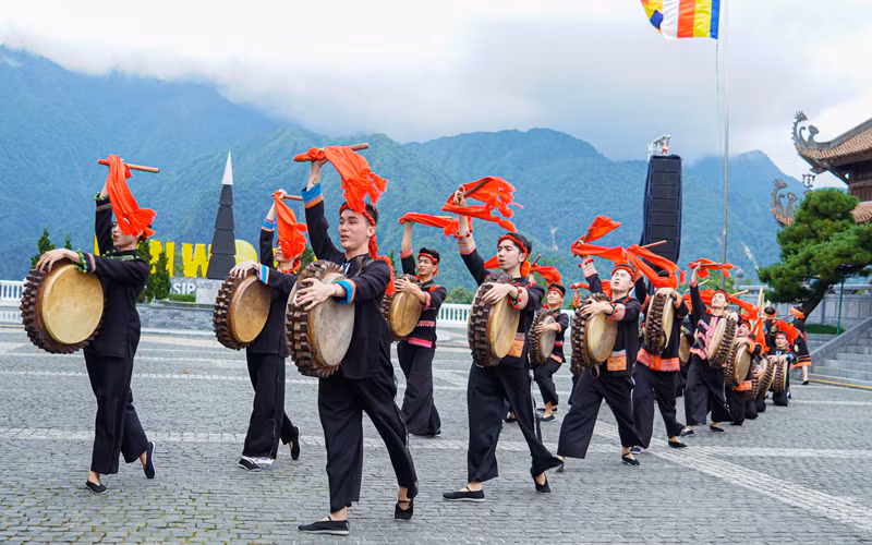 Lên Fansipan “chứng kiến” chuyện tình Tây Bắc giữa chàng Đỗ và nàng Quyên -0