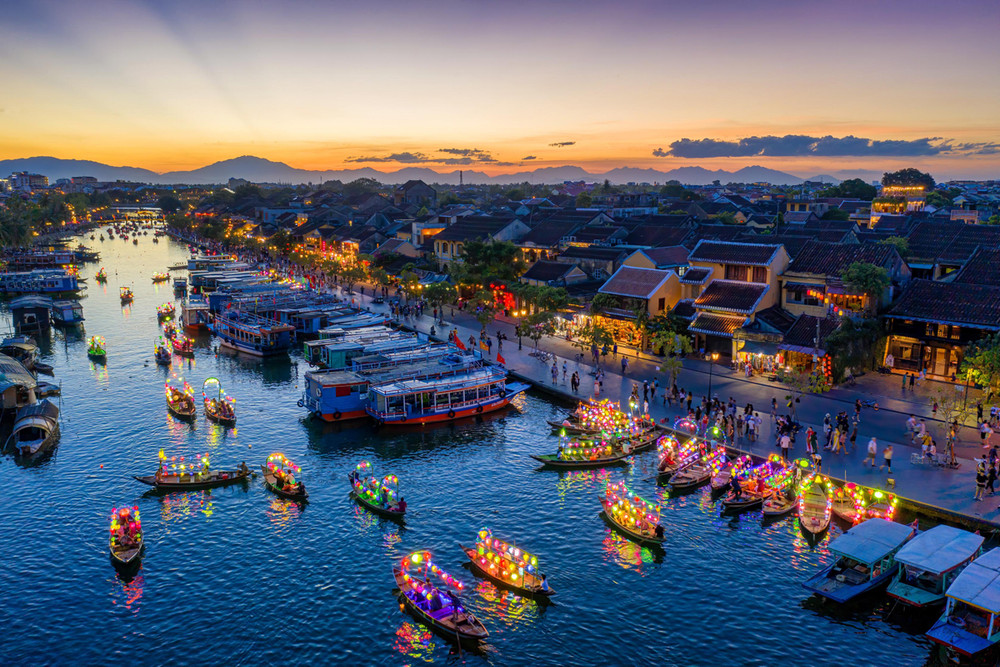 Tác phẩm "Thuyền hoa" của tác giả Trần Minh Lương đạt giải nhất cuộc thi ảnh (Ảnh: TCDL) Các tác phẩm ảnh và clip góp phần quảng bá cho Du lịch Việt Nam -0
