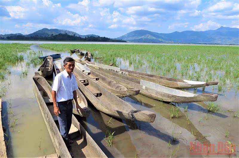 Thơ mộng hồ Lắk giữa đại ngàn Tây Nguyên -0