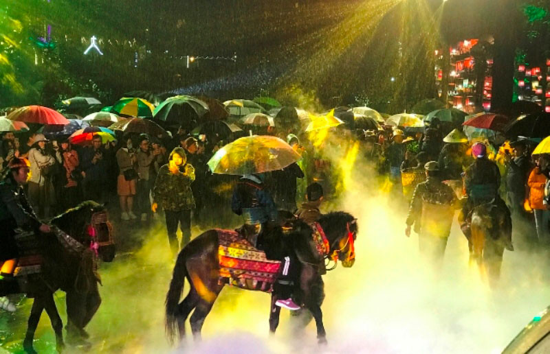 Tái hiện Lễ hội chợ tình người Dao ở Sa Pa. (Ảnh: THI KHANH) Sa Pa rét đậm 8,1 độ C -0
